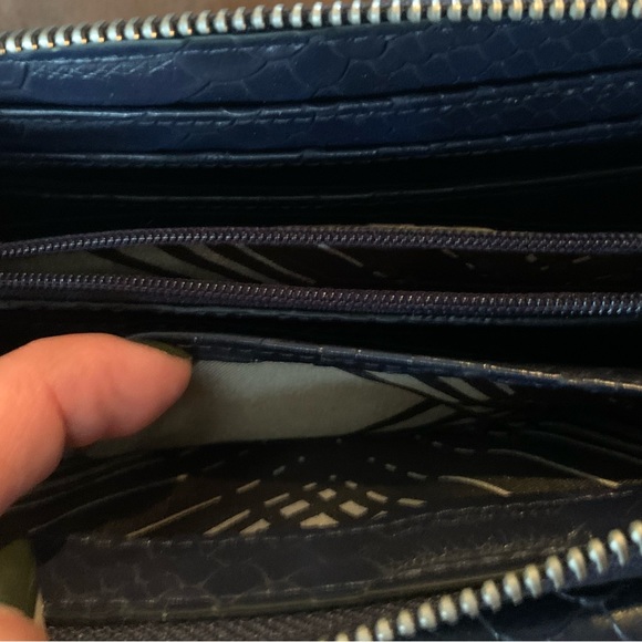 London Fog Wallet - Picture 8 of 13